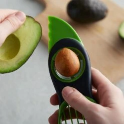 Affetta Avocado 3 In 1 Verde/nero In Acciaio Inox E Plastica Oxo Good Grips -Peroni Kitchen Negozio avocado 3 in 1 slicer green 2