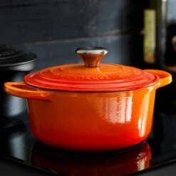 Evolution Cocotte Rotonda 18cm In Ghisa Vetrificata C/coperchio Arancio Le Creuset -Peroni Kitchen Negozio evolution cocotte rotonda 18cm in ghisa vetrificata c coperchio arancio le creuset 7