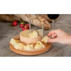 GIROLLE Raschia Formaggio/cioccolato Con Tagliere In Legno Ø22cm Eva Collection -Peroni Kitchen Negozio girolle taglia formaggio e tagliere in legno o22cm eva collection 2