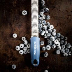 Grattugia Microplane Serie Premium Lama Zester Blu Denim 46223 -Peroni Kitchen Negozio grattugia microplane serie premium lama zester blu denim 46223 2