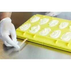 KIT MALIBÙ KITPL01 Stampo Gelato In Silicone 3 Impronte 5,2x9,5cm - 4 Pz + 50 Stecchi E Vassoio Pavogel Pavoni -Peroni Kitchen Negozio kit malibu pl01 stampo gelato in silicone 3 impronte 4 pezzi 50 stecchi vassoio pavogel pavoni 5
