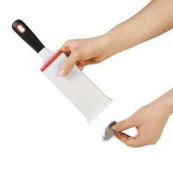 Levapelucchi Per Abiti Auto Pulente Oxo Good Grips -Peroni Kitchen Negozio levapelucchi per abiti auto pulente oxo good grips 6