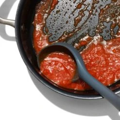 Mestolo Piccolo In Silicone Nero 32,4x8,2cm OXO Good Grips -Peroni Kitchen Negozio mestolo in silicone piccolo oxo good grips 3