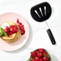 Paletta Flessibile Per Pancake In Acciaio E Silicone 30cm Oxo Good Grips -Peroni Kitchen Negozio paletta flessibile per pancake in acciaio e silicone 30cm oxo good grips 4