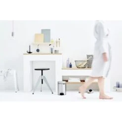 Brabantia Pattumiera A Pedale NEWICON 3L Acciaio Satinato Anti-Impronta -Peroni Kitchen Negozio pattumiera newicon a pedale 3l matt steel anti impronta 4