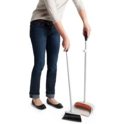 Set Di Pulizia Scopa E Paletta Con Manico Lungo Verticale Oxo Good Grips -Peroni Kitchen Negozio set di pulizia scopa e paletta con manico lungo verticale good grips oxo 6