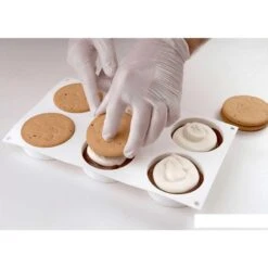 BISCO02M DISCOTTO Stampo Gelato In Silicone 6 Impronte Ø7,6cm H2,5cm - 2 Pz + Vassoio Silikomart 15 BISCO02M DISCOTTO Stampo Gelato In Silicone 6 Impronte Ø7,6cm H2,5cm - 2 Pz + Vassoio Silikomart -Peroni Kitchen Negozio stampo bisco 02m discotto 6