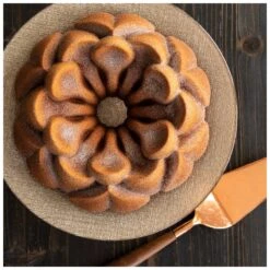 Stampo MAGNOLIA BUNDT PAN Ø25cm H9,6cm NW93848 Nordic Ware -Peroni Kitchen Negozio stampo magnolia bundt pan 2