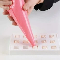 MINI KUBE01 Stampo Gelato In Silicone 15 Impronte 2x2cm H2cm - 2 Pz + 50 Stecche E Vassoio Silikomart -Peroni Kitchen Negozio stampo professional mini kube 9