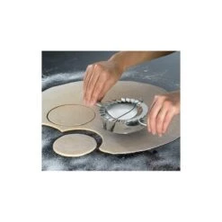 Forma Ravioli A Mezzaluna Ø10cm Stampo E Tagliapasta In Acciaio Inox Kuchenprofi -Peroni Kitchen Negozio stampo ravioli in acciaio 10 cm 2