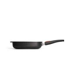 Woll TiTAN Best Bistecchiera 28x28cm H6,5cm Con Rivestimento Al Titanio -Peroni Kitchen Negozio titan best bistecchiera 28x28cm h65cm con rivestimento al titanio woll 2